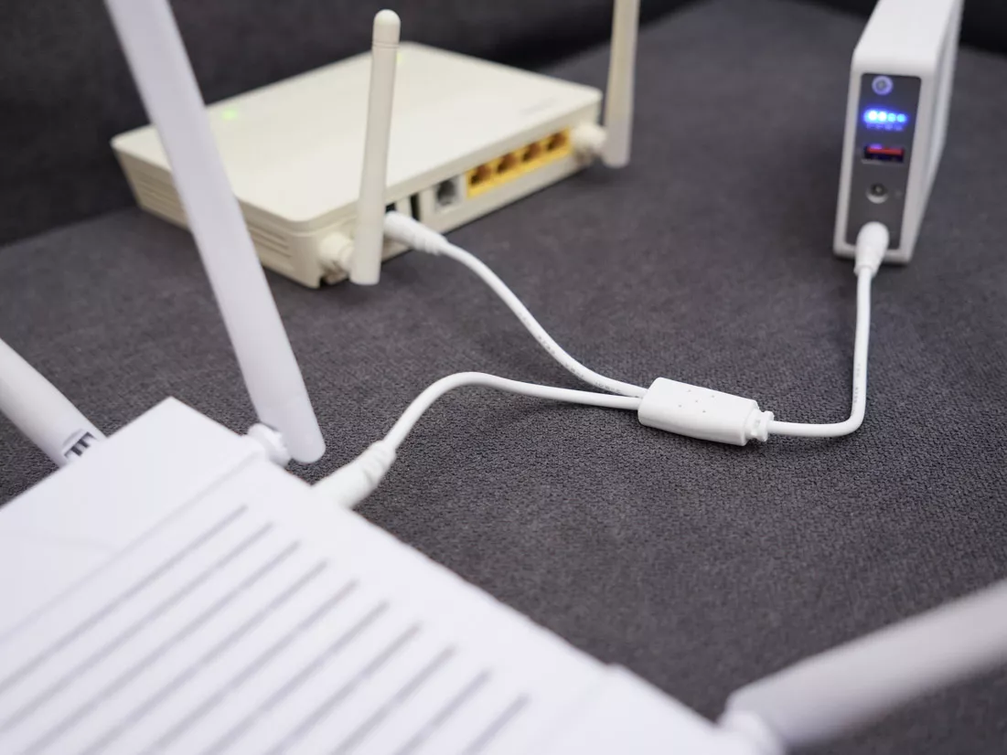 1 Output for 2 Devices